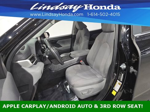 Used 2024 Toyota Highlander LE image 10