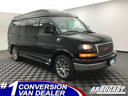 Used 2021 GMC Savana 2500 image 1