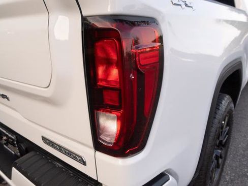 Used 2022 GMC Sierra 1500 Elevation image 43