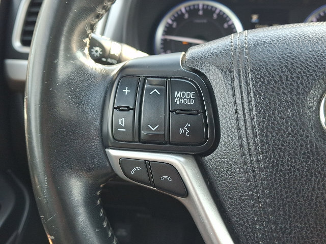 Used 2017 Toyota Highlander Limited AWD/4WD image 21