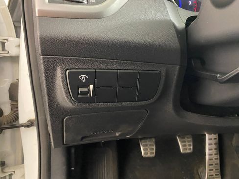 Used 2013 Hyundai Veloster w/ Style Pkg image 18