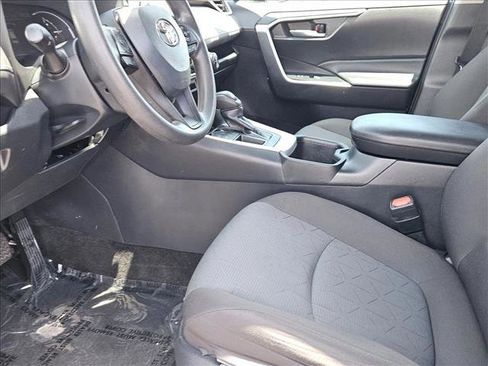 Used 2024 Toyota RAV4 XLE FWD image 21