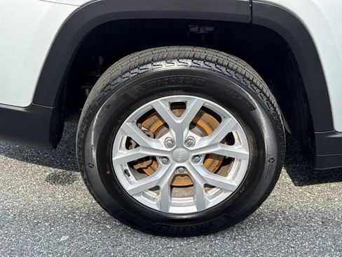 Used 2023 Jeep Grand Cherokee L Limited AWD/4WD image 28