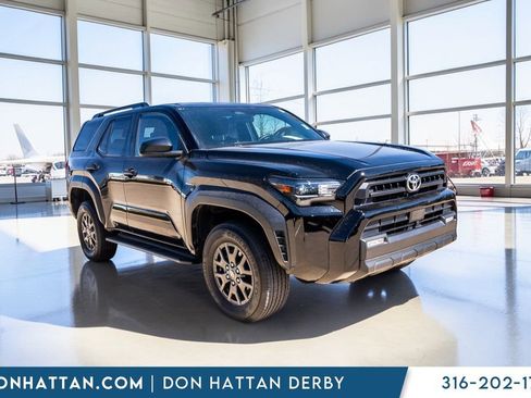 Used 2025 Toyota 4Runner SR5 AWD/4WD image 32