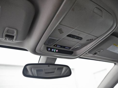 Used 2019 Buick Regal Essence image 18