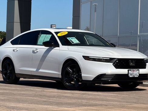 Used 2025 Honda Accord Sport image 2
