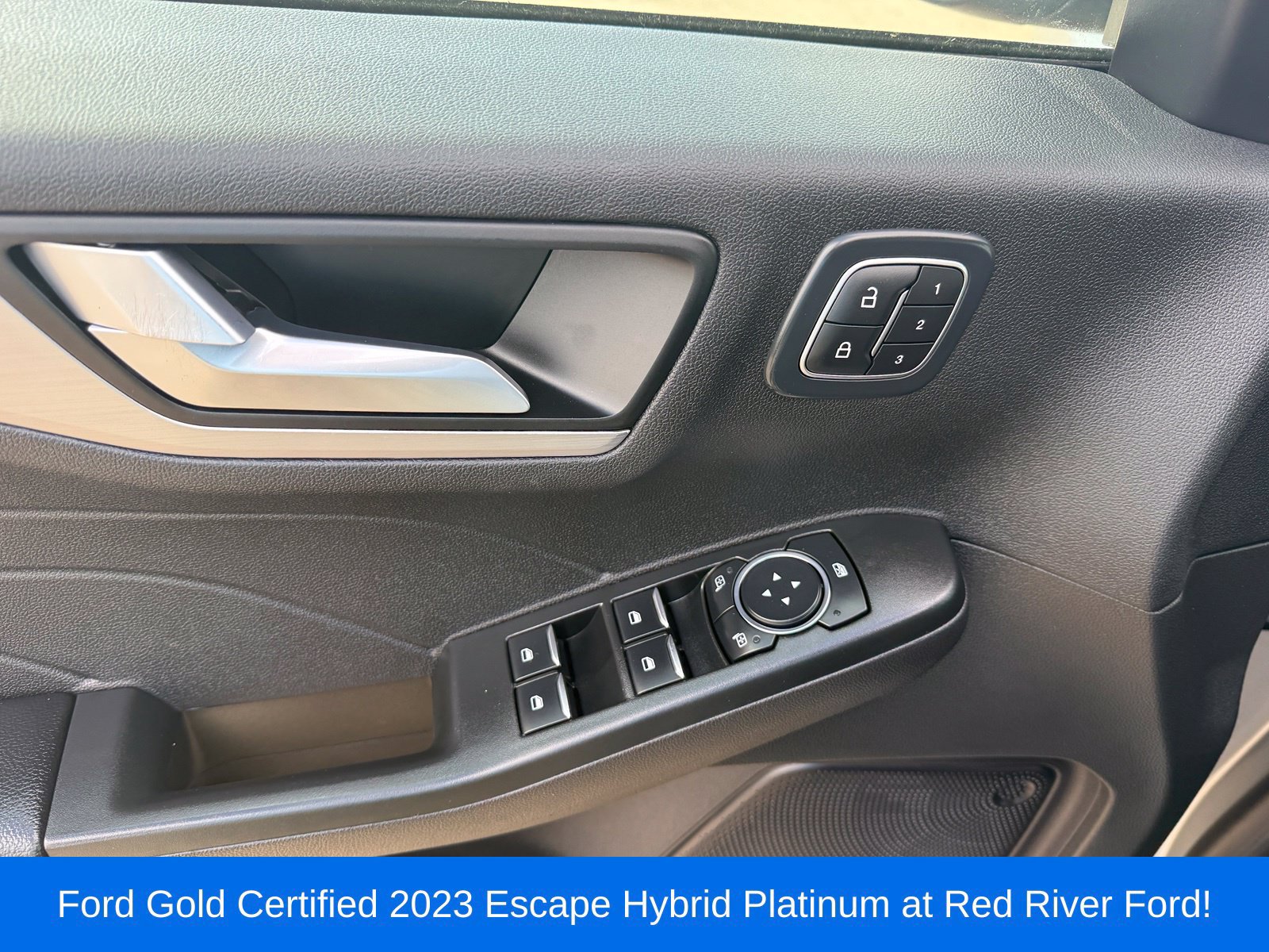 Certified 2023 Ford Escape Platinum FWD image 14