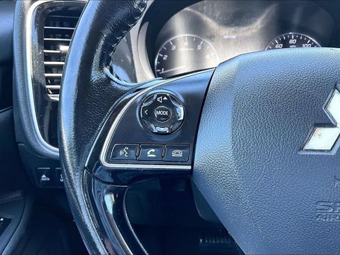 Used 2020 Mitsubishi Outlander SE AWD/4WD image 11