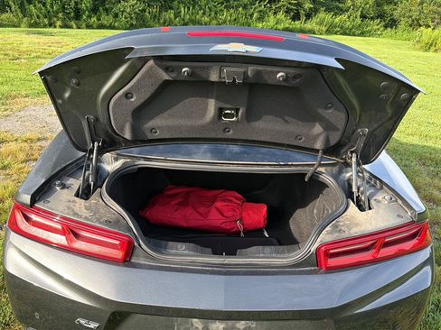Used 2017 Chevrolet Camaro LT RWD image 5