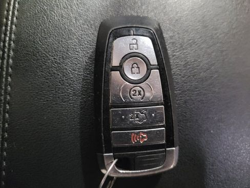 Used 2019 Ford Edge SEL w/ Equipment Group 201A AWD/4WD image 32