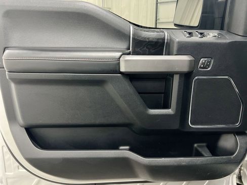 Used 2019 Ford F150 Platinum image 22