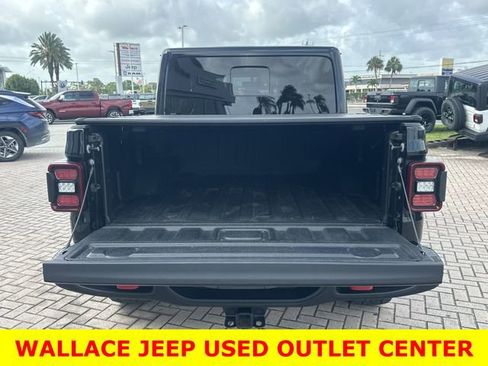 Used 2022 Jeep Gladiator Rubicon w/ LED Lighting Group AWD/4WD image 10