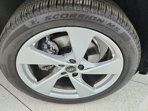 Used 2025 Audi Q5 Premium Plus w/ Premium Plus image 55