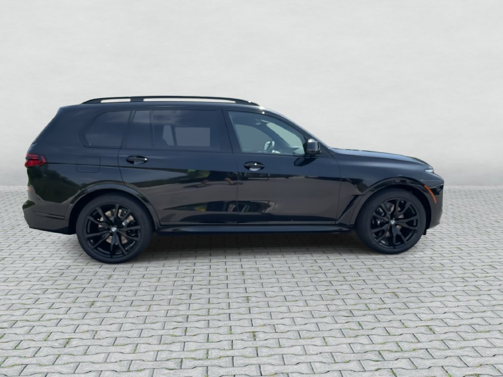 Used 2027 BMW X7 M60i AWD/4WD image 9