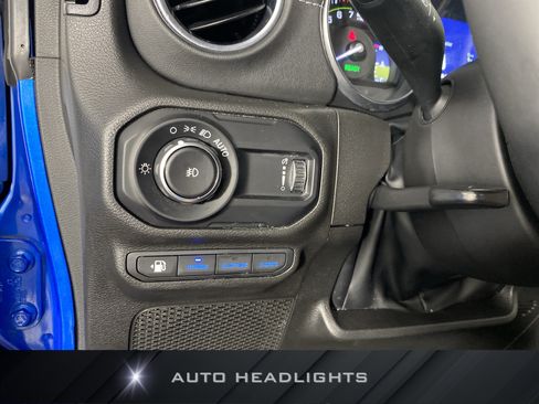 Used 2023 Jeep Wrangler Unlimited Sahara w/ Cold Weather Group AWD/4WD image 26