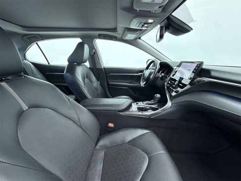 Used 2023 Toyota Camry XSE image 14