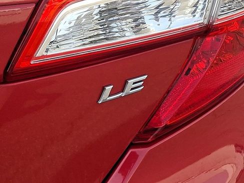 Used 2014 Toyota Camry LE image 30