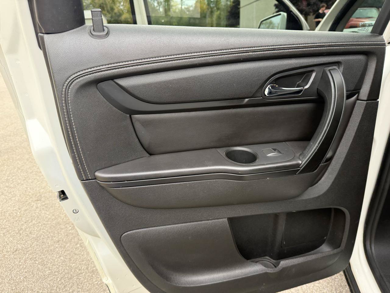 Used 2015 Chevrolet Traverse LT FWD image 20