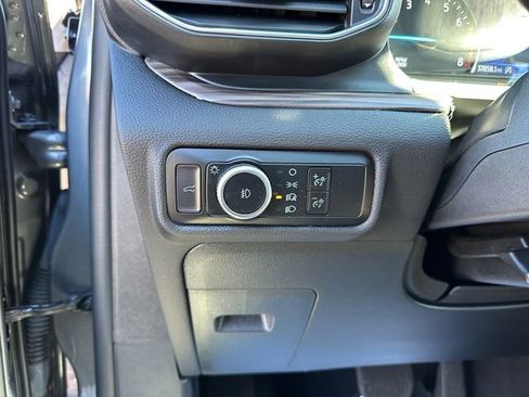 Used 2023 Ford Explorer Limited image 24