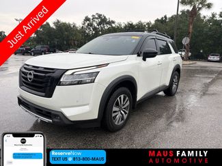 Used 2023 Nissan Pathfinder SL w/ Black Appearance Package FWD video 1