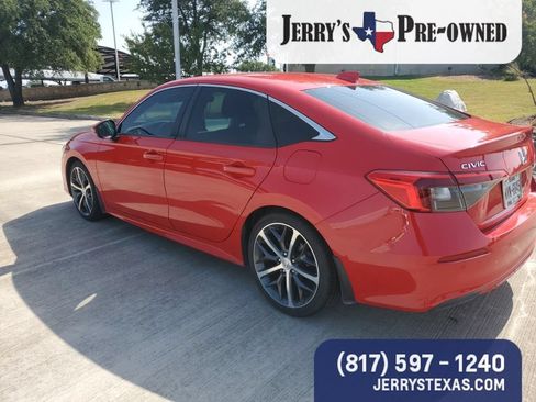 Used 2022 Honda Civic Touring image 7