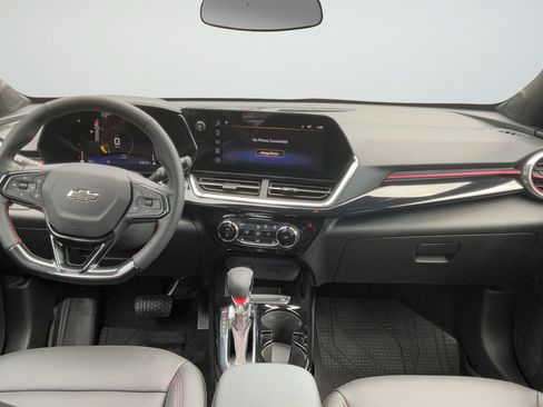 Used 2025 Chevrolet Trax RS w/ Sunroof Package FWD image 12