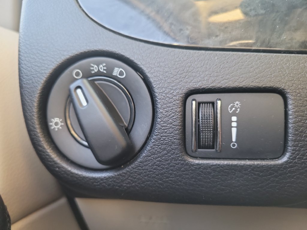 Used 2019 Dodge Grand Caravan SE FWD image 30
