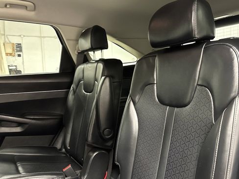 Used 2023 Kia Sorento EX image 13