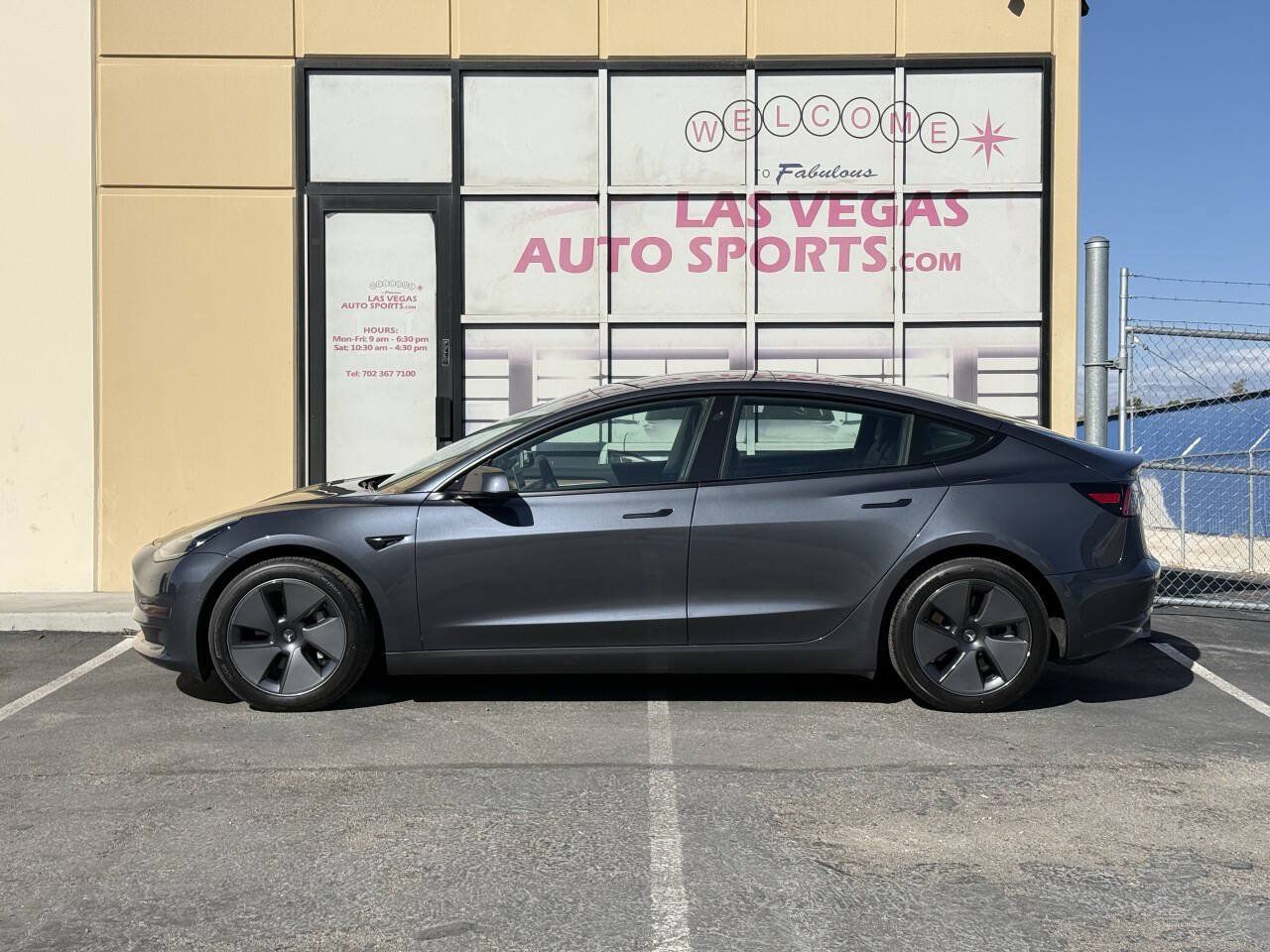 Used 2022 Tesla Model 3 Long Range AWD/4WD image 5