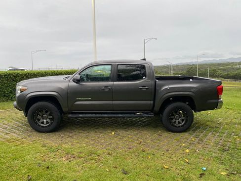 Used 2016 Toyota Tacoma SR5 RWD image 22