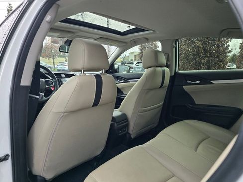 Used 2018 Honda Civic Touring image 6