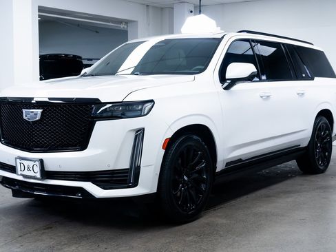 Used 2021 Cadillac Escalade ESV Sport Platinum w/ LPO, ONYX Package image 3