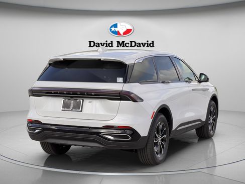 New 2026 Lincoln Nautilus Premier image 6