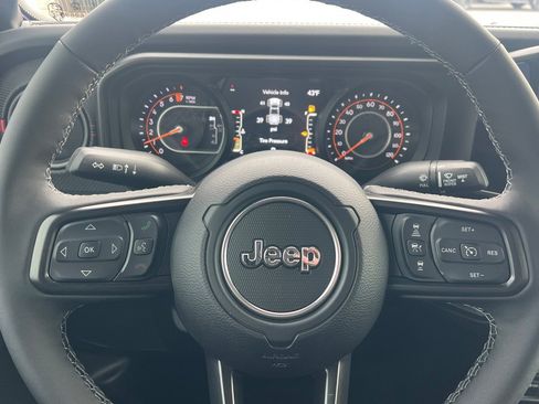 New 2026 Jeep Gladiator Rubicon AWD/4WD image 19