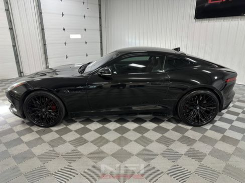Used 2018 Jaguar F-TYPE R image 2