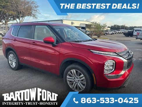 Used 2024 Mitsubishi Outlander ES image 3