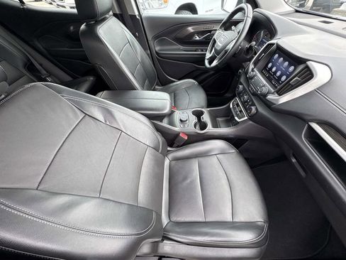 Used 2024 GMC Terrain SLT image 13