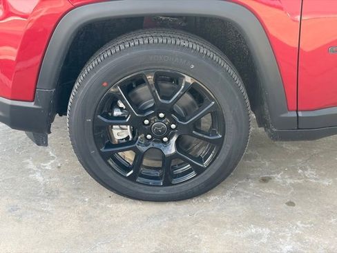 New 2026 Jeep Compass Latitude image 24