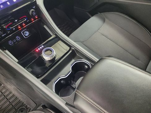 Used 2023 Jeep Grand Cherokee Laredo X AWD/4WD image 26