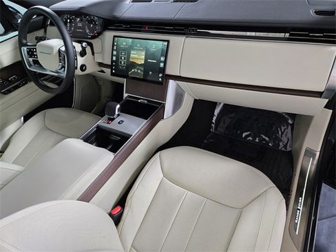 Used 2025 Land Rover Range Rover Long Wheelbase SE image 23