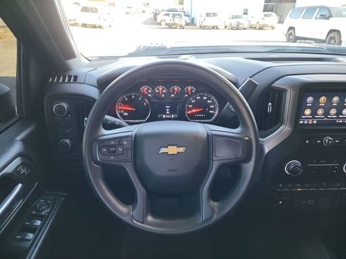 Used 2025 Chevrolet Silverado 2500 Custom w/ Custom Value Package image 18