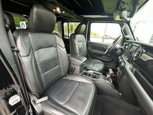 Used 2022 Jeep Wrangler Unlimited Sahara AWD/4WD image 24
