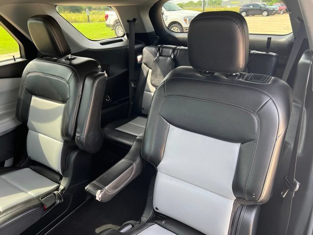 Used 2023 Ford Explorer XLT w/ Equipment Group 202A AWD/4WD image 15