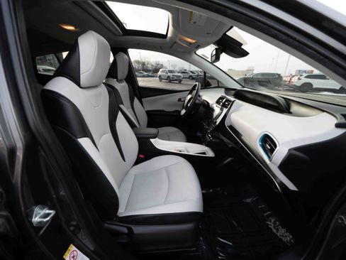 Used 2017 Toyota Prius Four image 26