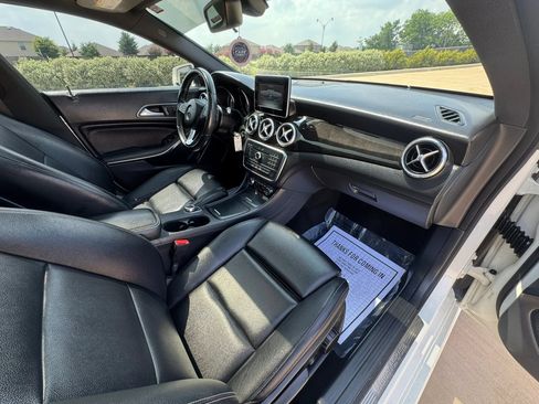 Used 2016 Mercedes-Benz CLA 250 image 36