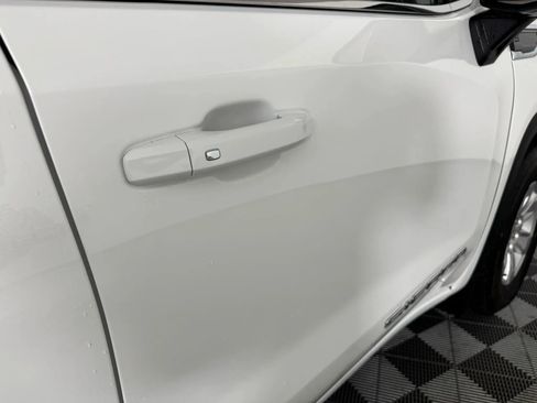 Used 2023 GMC Sierra 1500 SLE image 30