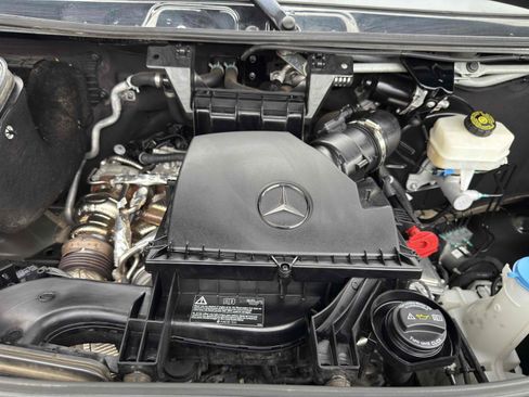 Used 2023 Mercedes-Benz Sprinter 2500 image 75