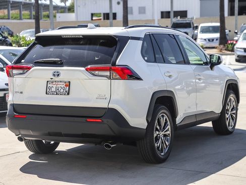 Certified 2022 Toyota RAV4 XLE Premium AWD/4WD image 6