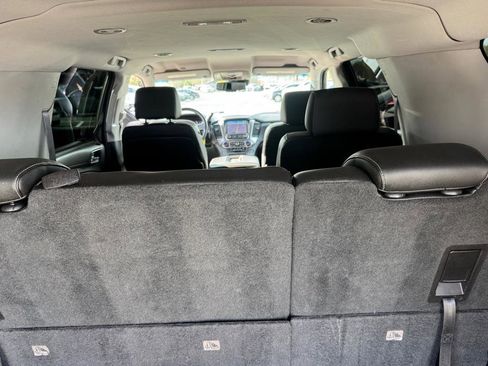Used 2015 Chevrolet Suburban LT image 23