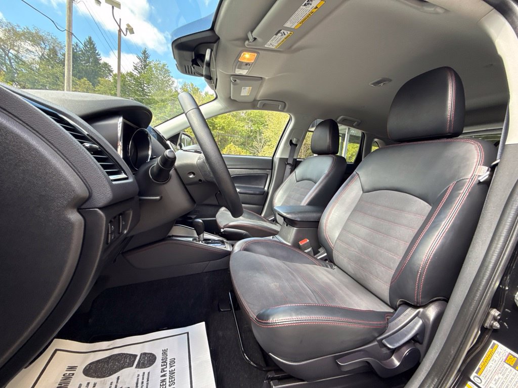 Used 2025 Mitsubishi Outlander Sport ES AWD/4WD image 18
